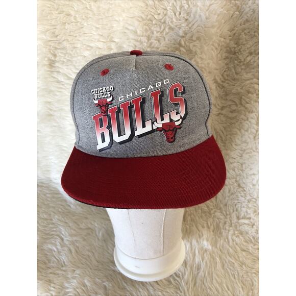 ULTRA GAME -CHCAGO BULLS Snapback Hat Cap Grey & Red Wool - Adjustable Adult - Picture 1 of 9
